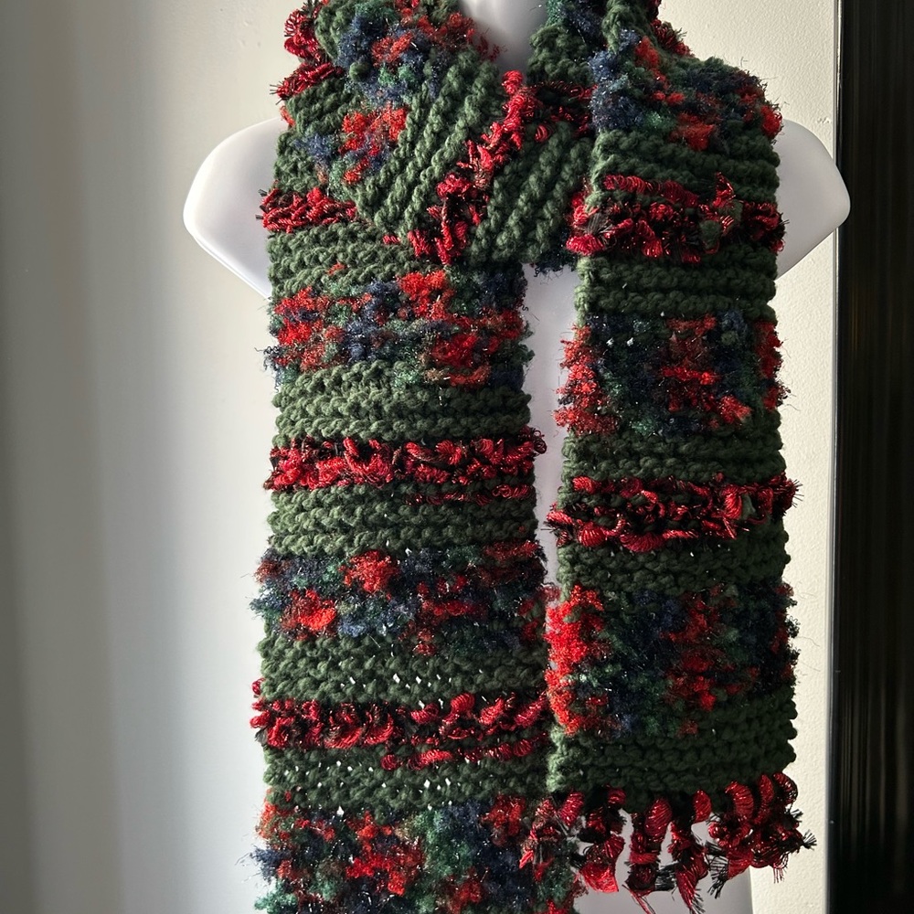 Elegant Knit Scarf in Green and Red